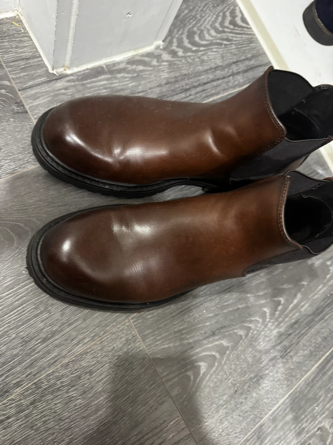 Men shoes, only wore twice! Move out - photo 2