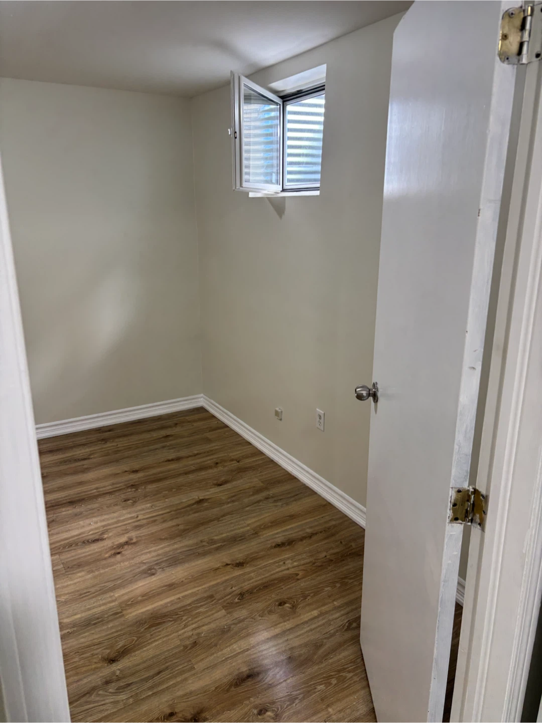 2-BEDROOMS | $1,650 | 1 PARKING | SEPARATE ENTRANCE - photo 4