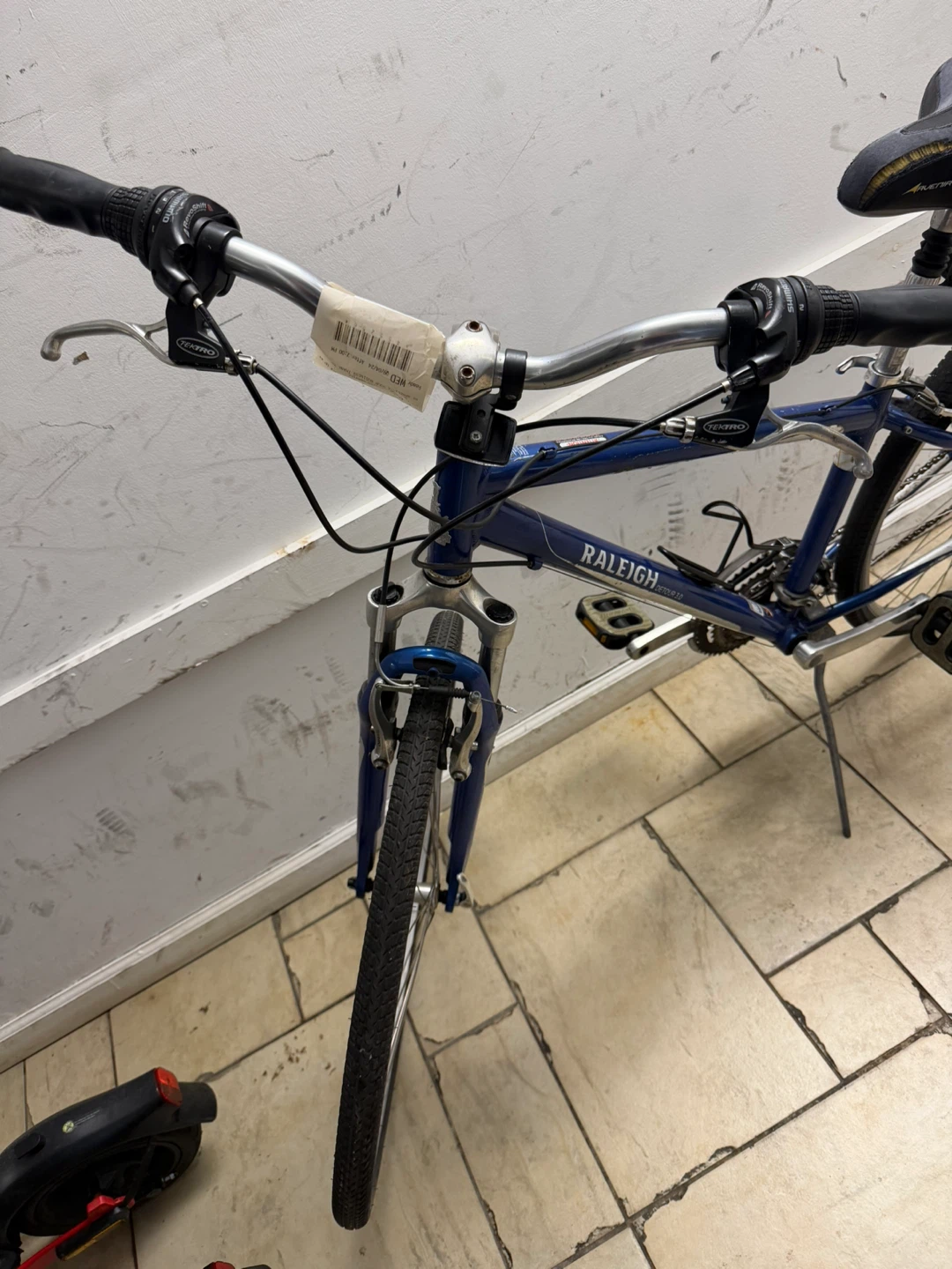 Raleigh Detour Bicycle - photo 2