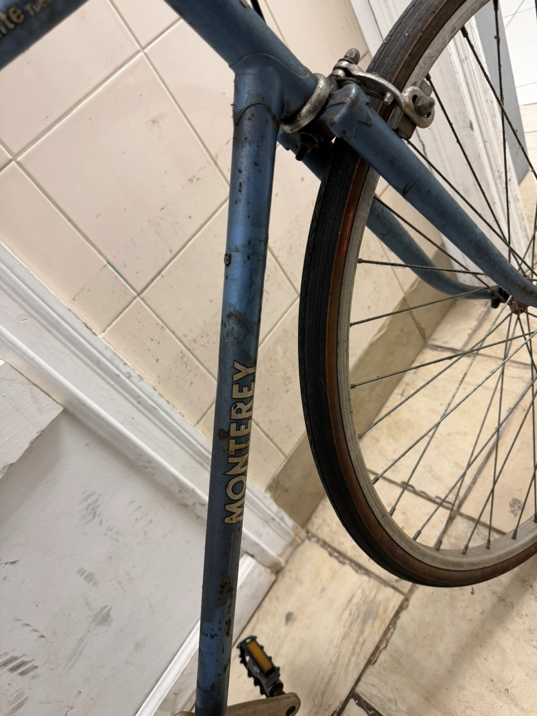 Fuji Monterey Road Bike - photo 3
