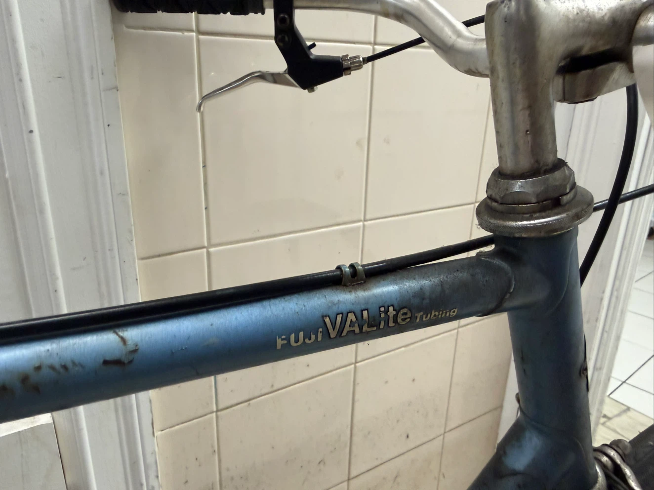 Fuji Monterey Road Bike - photo 4
