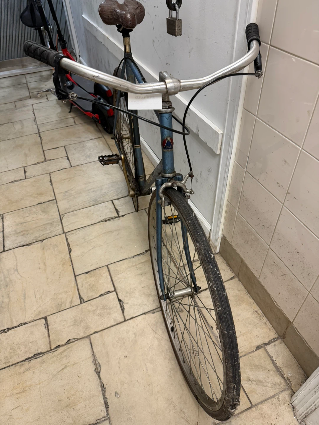 Fuji Monterey Road Bike - photo 5