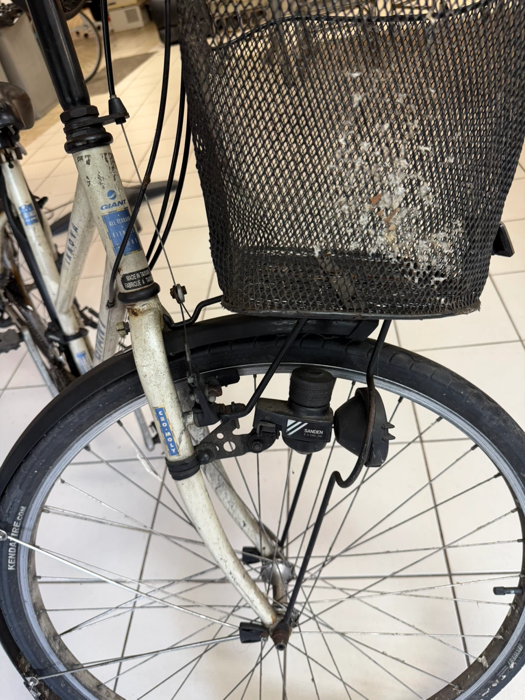 Giant Innova Bicycle with Basket - photo 4