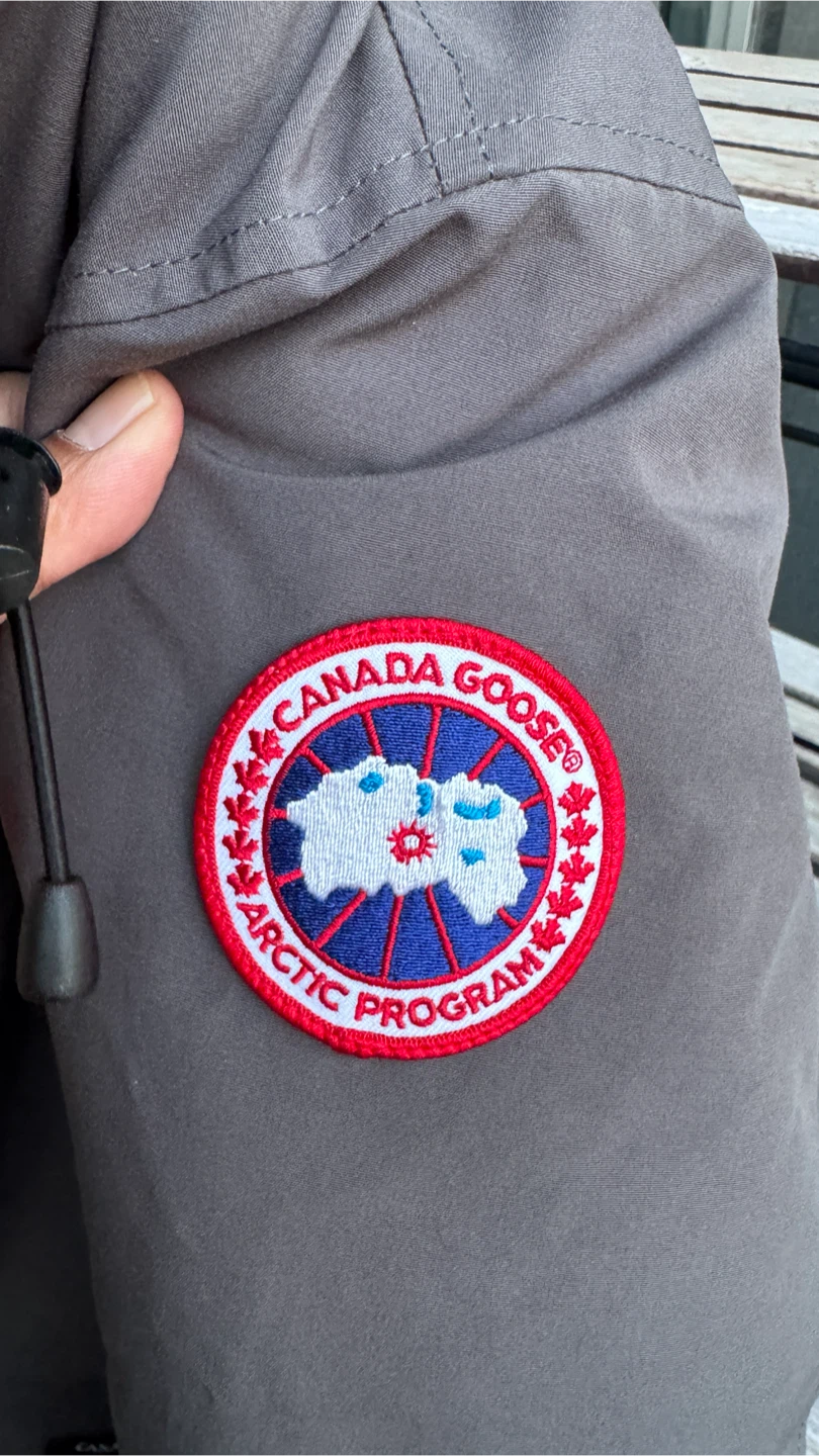 Canada Goose Parka Jacket - Medium - photo 4