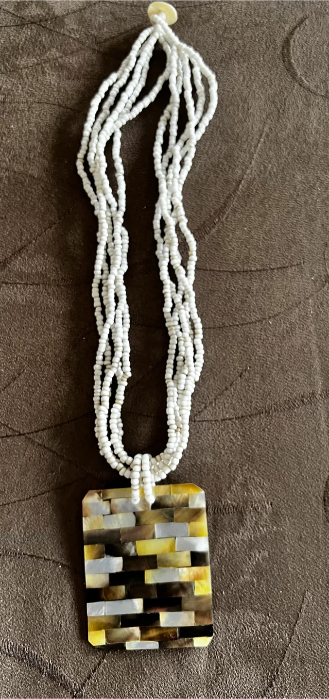 White Beaded Necklace with Mother of Pearl Pendant - photo 3