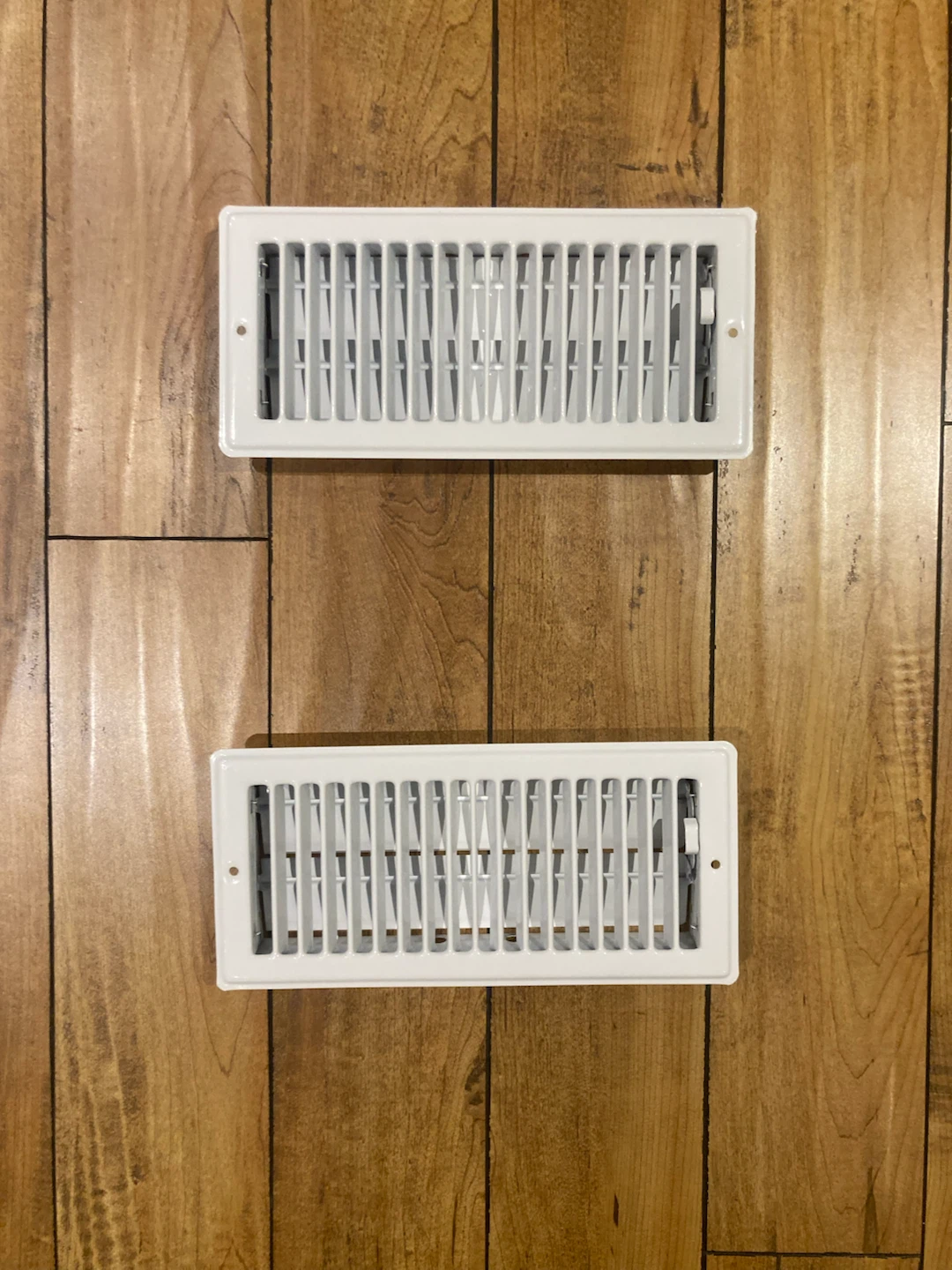 Set of 2 White Floor Vents