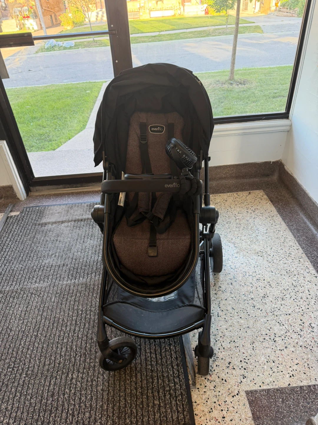 Evenflo Pivot Modular Travel System - photo 3