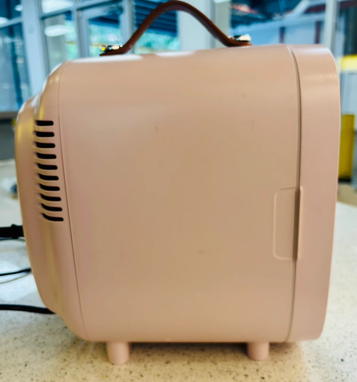 LIGIANTS Mini Fridge Cosmetic Refrigerator - photo 2