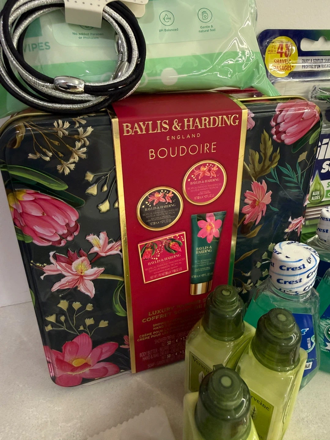 Bulk Cleaning and Personal Care Lot - Lysol, Gillette & More - photo 4