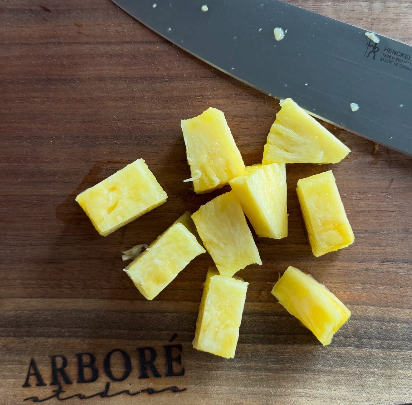 Arboré Live Edge Cutting Board - photo 3