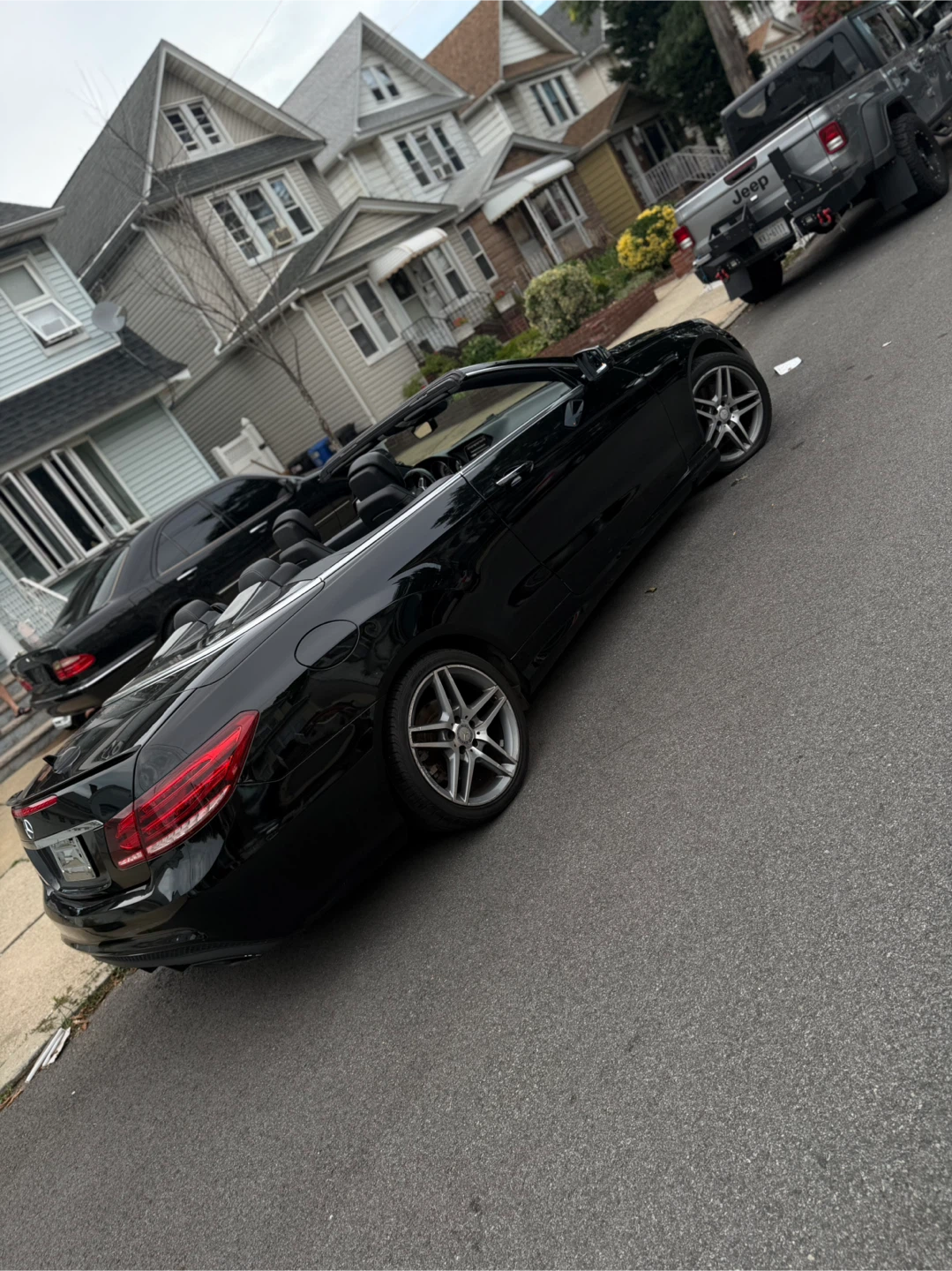 Black Mercedes-Benz E-Class Convertible - photo 3