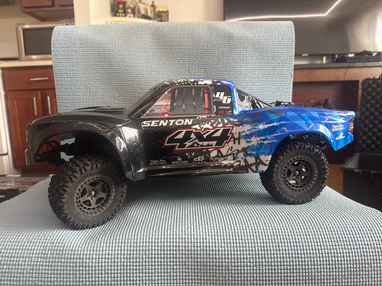 ARRMA SENTON 4x4 RC Truck