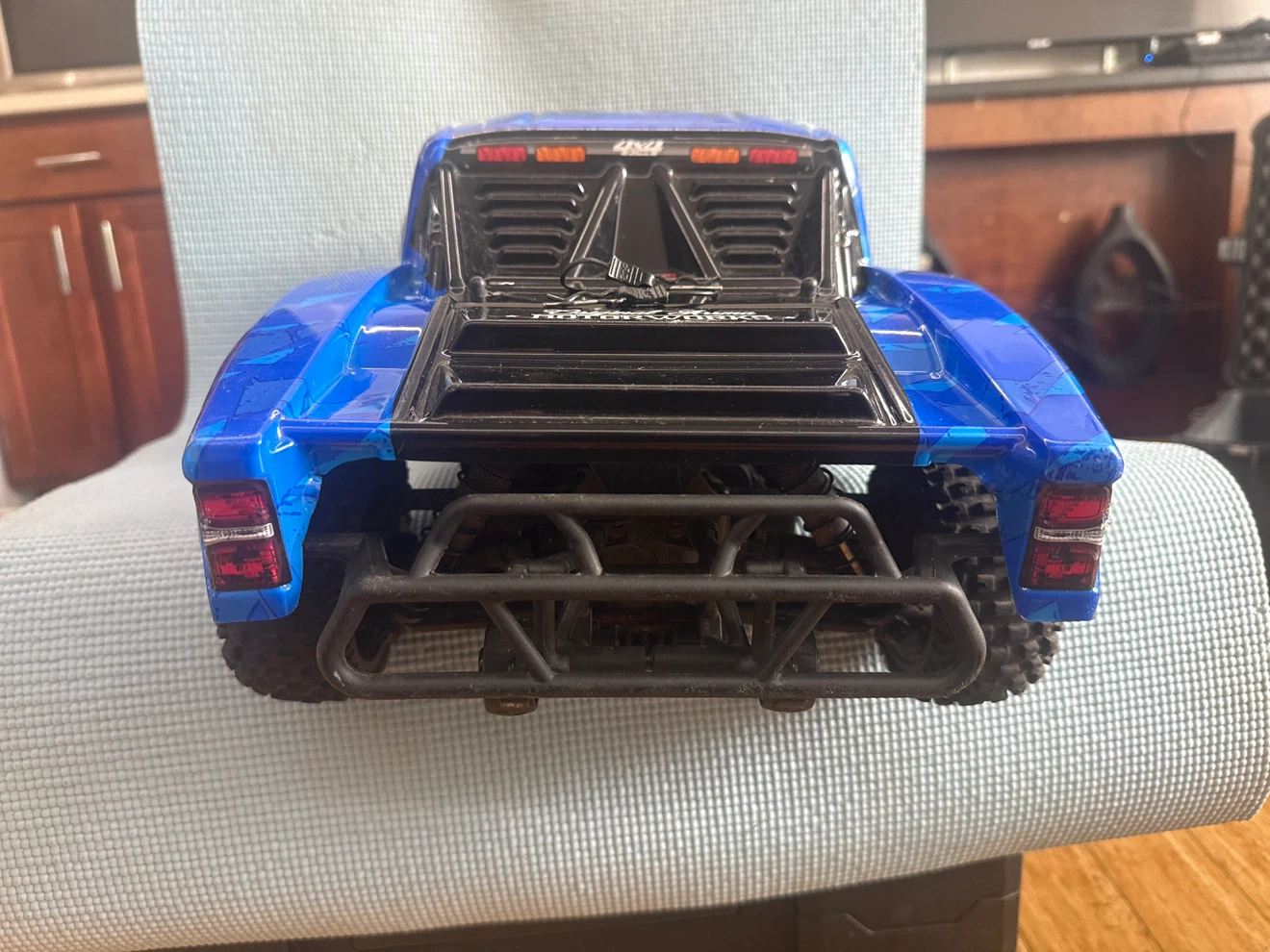 ARRMA SENTON 4x4 RC Truck - photo 4