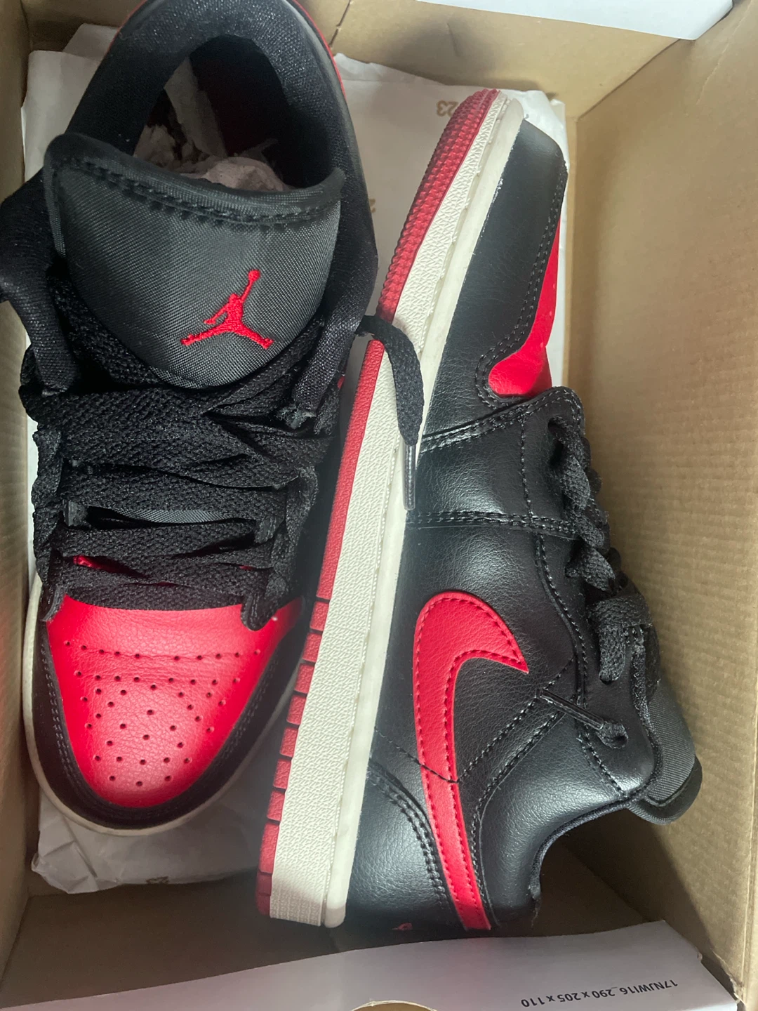 Women Jordan 1 lows only used once