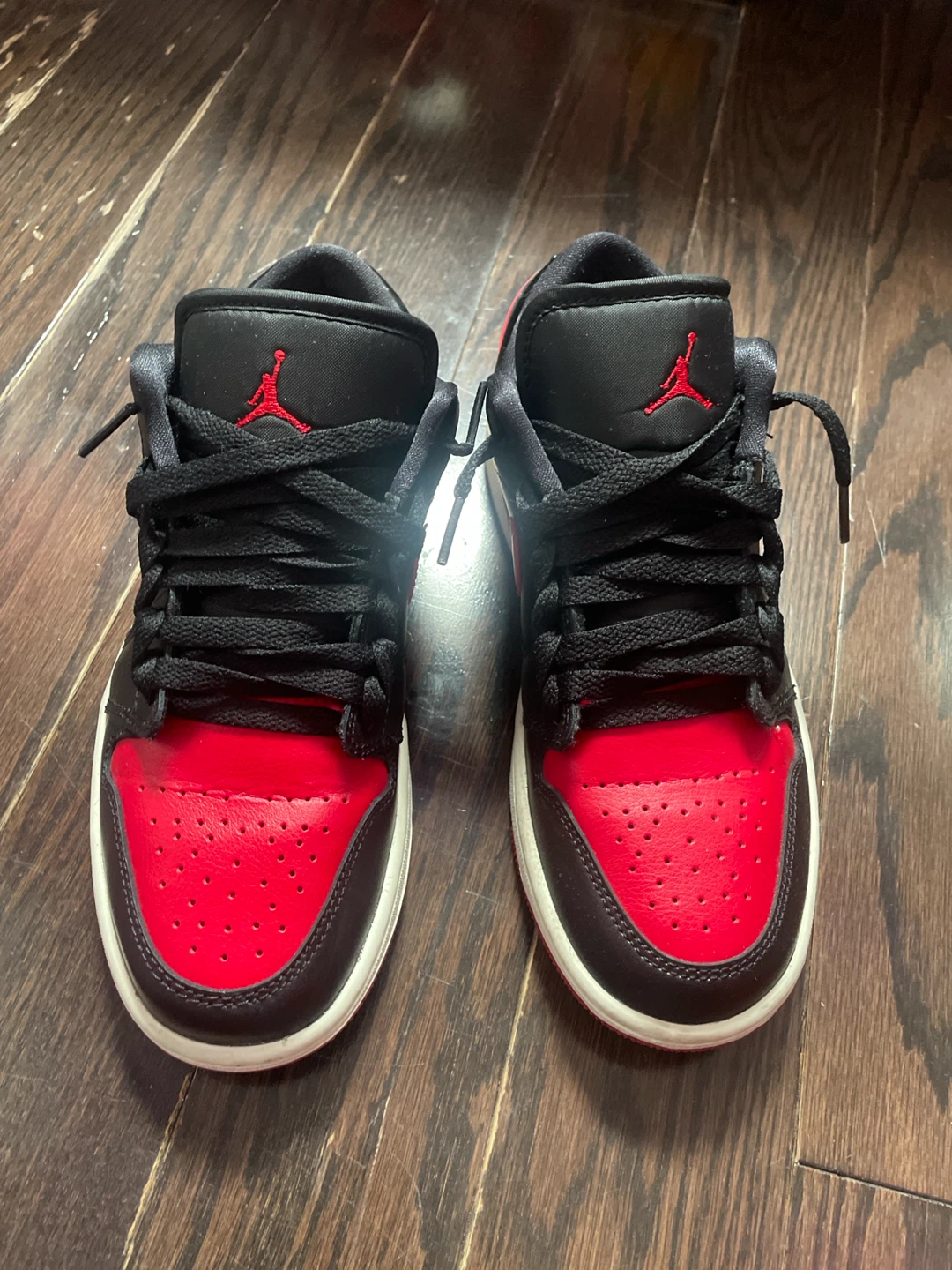Women Jordan 1 lows only used once - photo 2