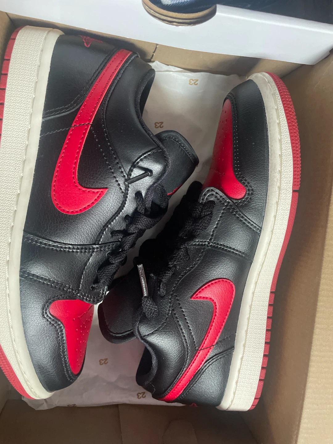 Women Jordan 1 lows only used once - photo 3