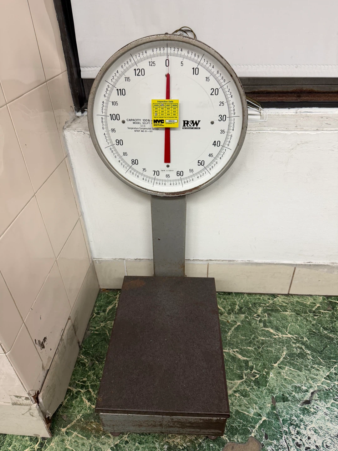 R&W Mechanical Scale 130lb Capacity