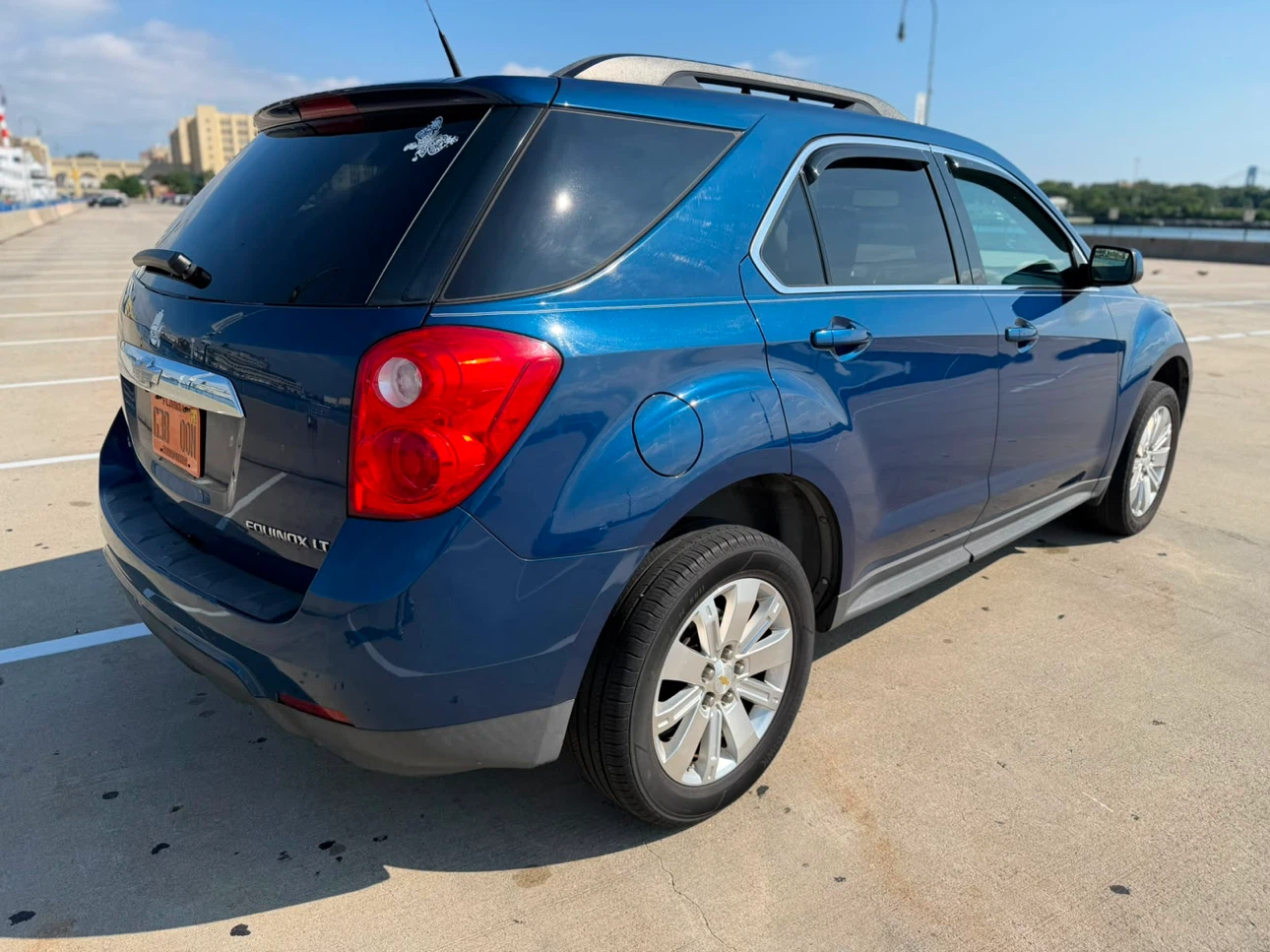 Blue Chevrolet Equinox LT SUV - photo 4