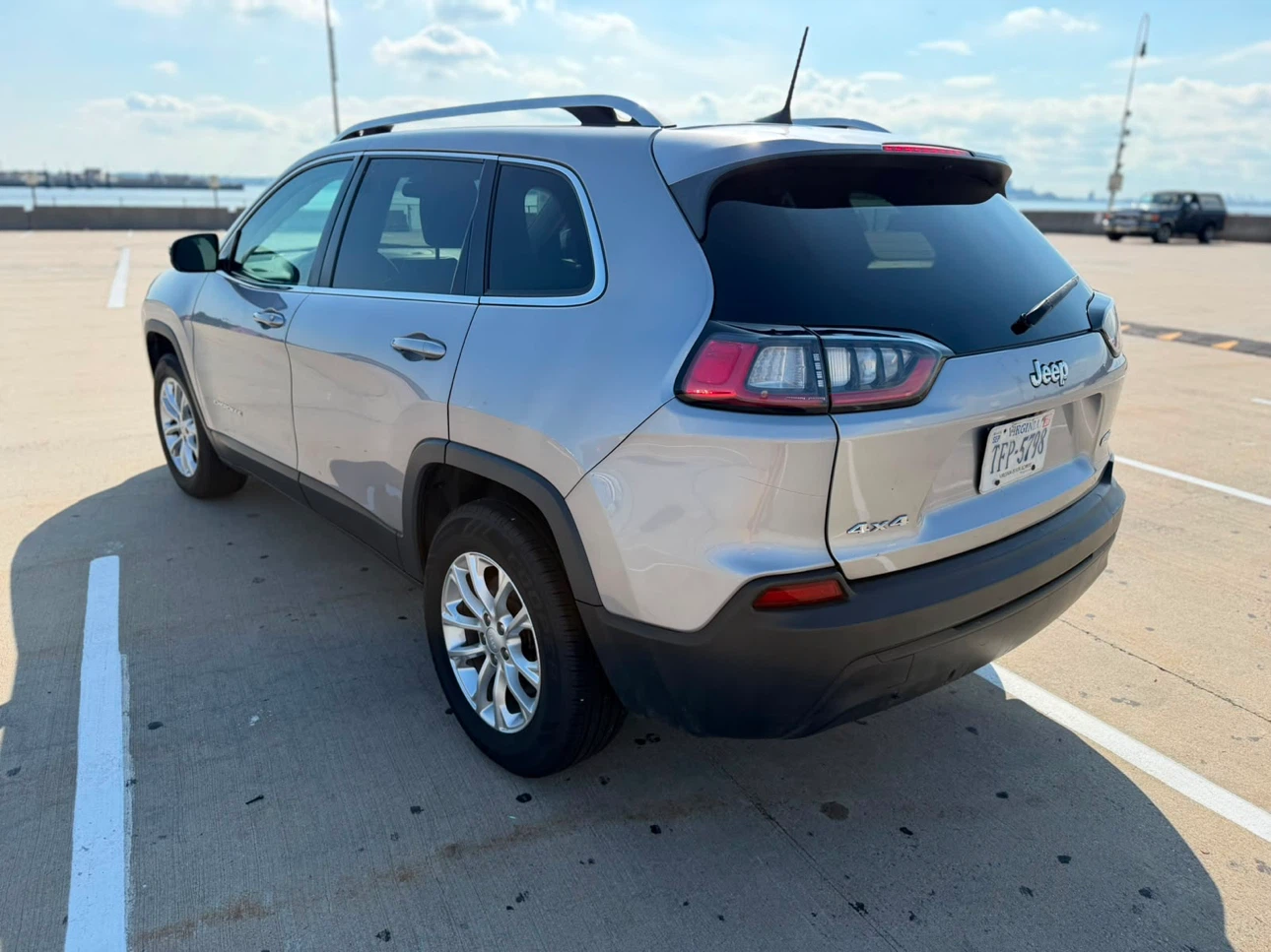 Silver Jeep Cherokee Latitude 4x4 SUV - photo 3