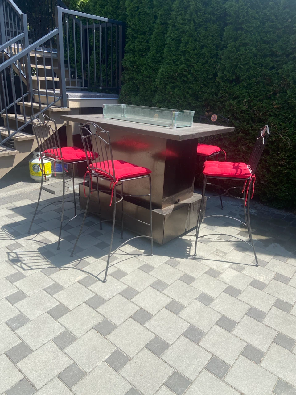 Outdoor Fire Pit Table with 5 high stools. - photo 4