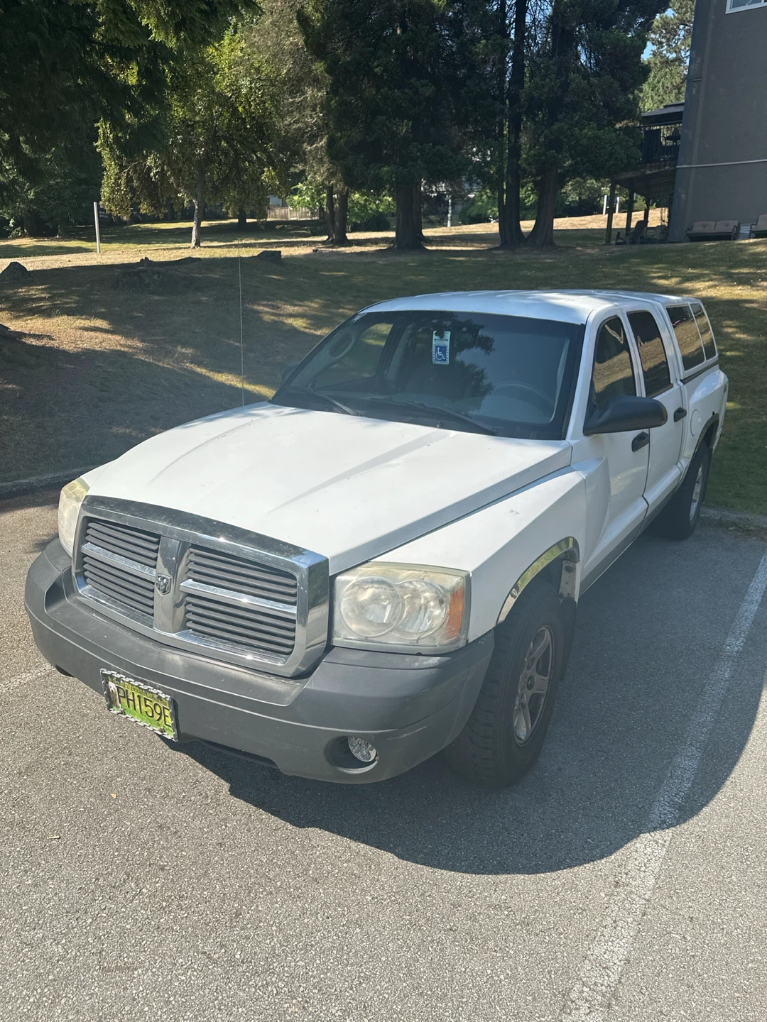 2005 Dodge Dakota 4x4 V8 Crew Cab — $2,500 OBO