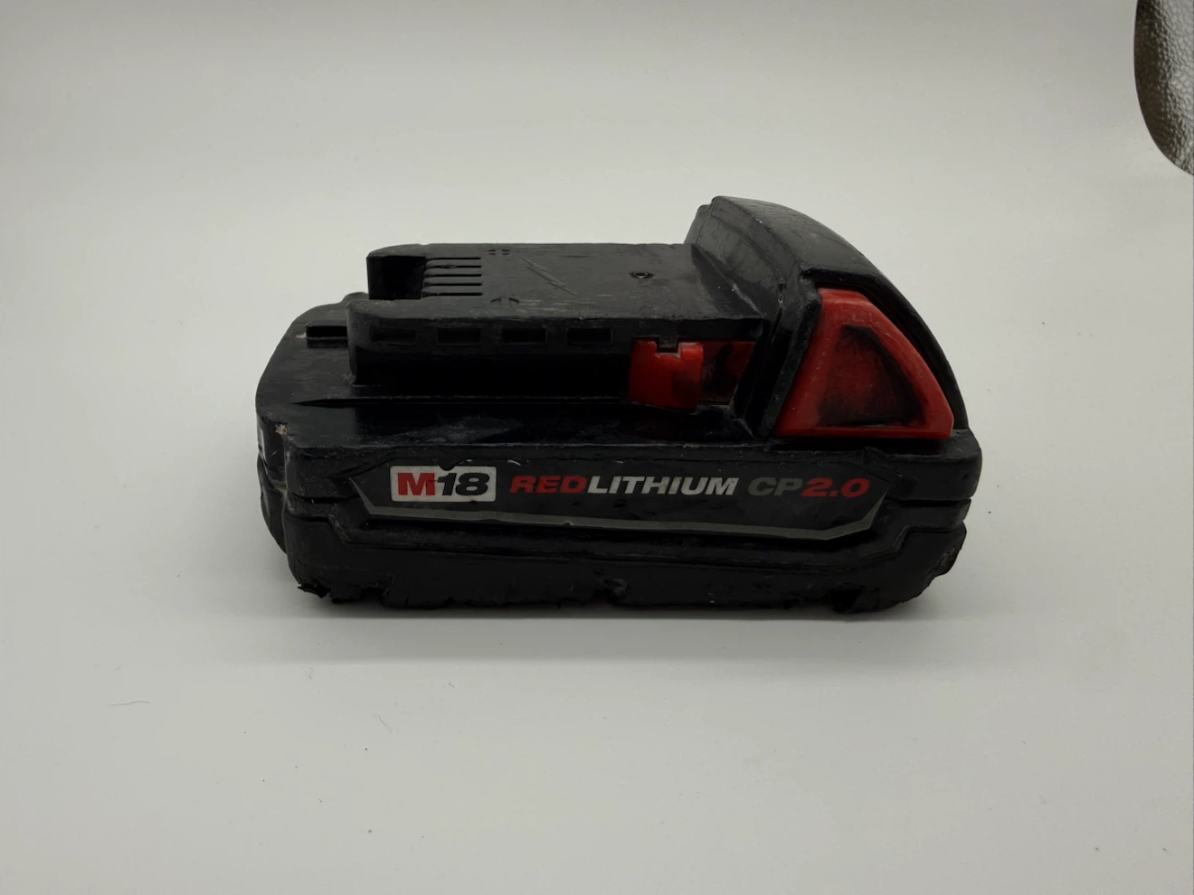 MilwaukeeM18 Lithium-Ion CP 2.0 Ah REDLITHIUM Battery - photo 3