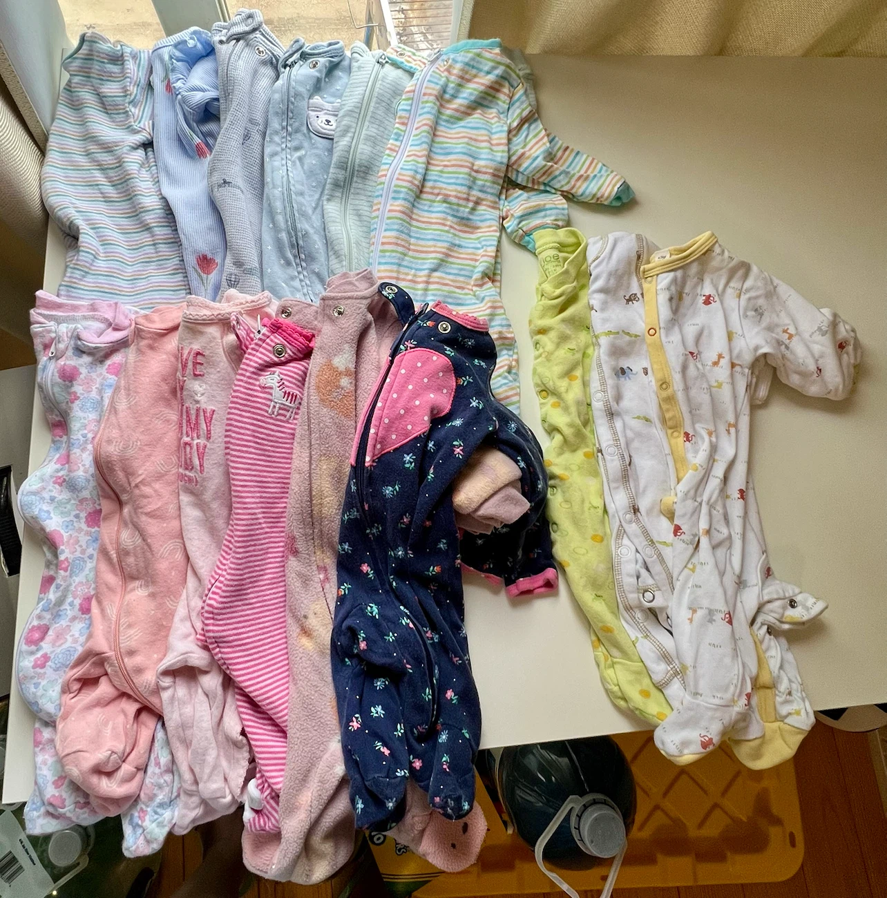 Newborn to 3 months baby girl clothes bundle - photo 2