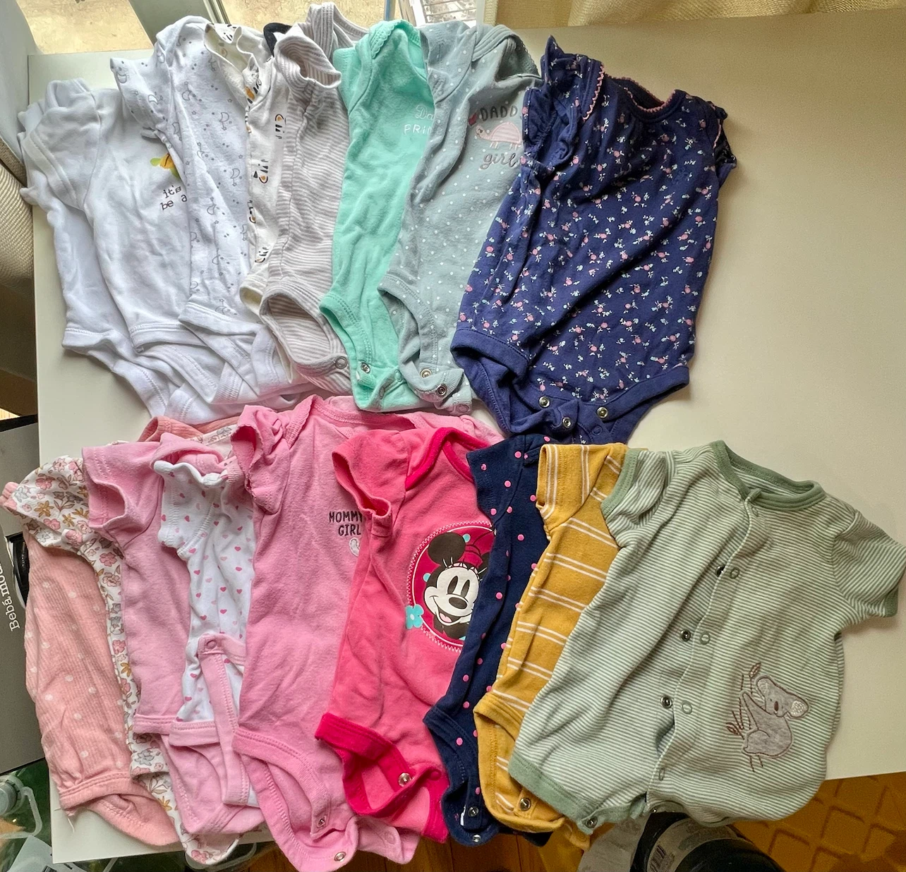 Newborn to 3 months baby girl clothes bundle - photo 3
