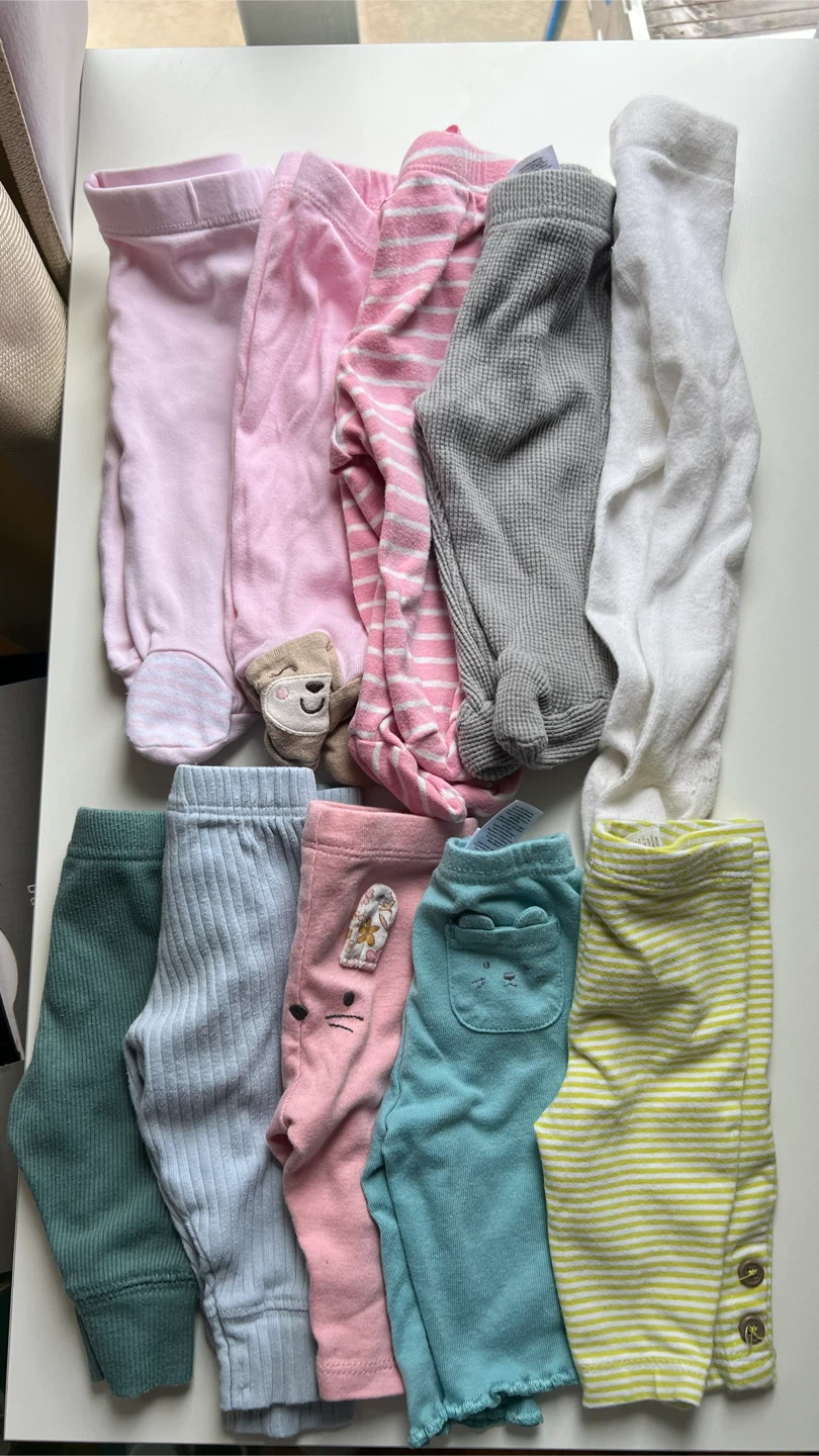 Newborn to 3 months baby girl clothes bundle - photo 4