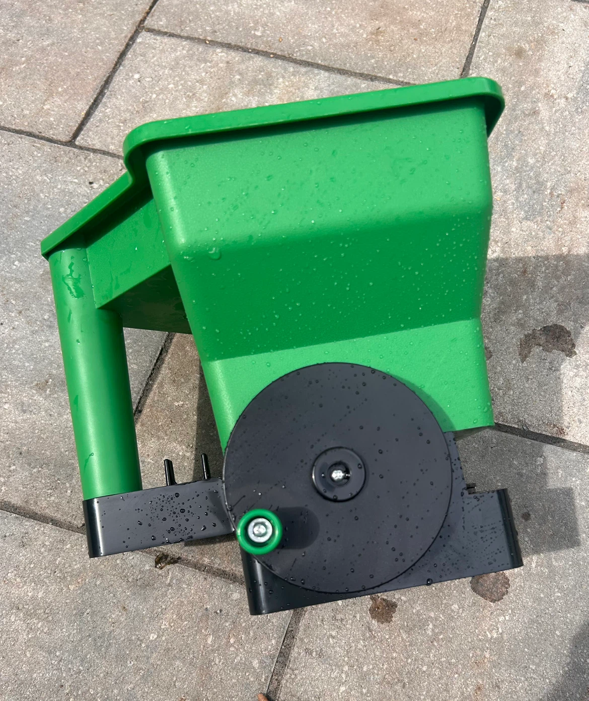 Green Lawn Spreader