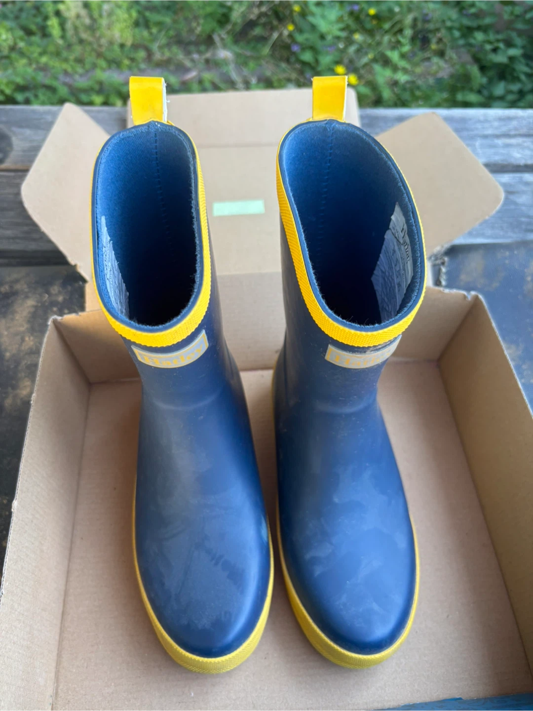 Kids rain boots size 3