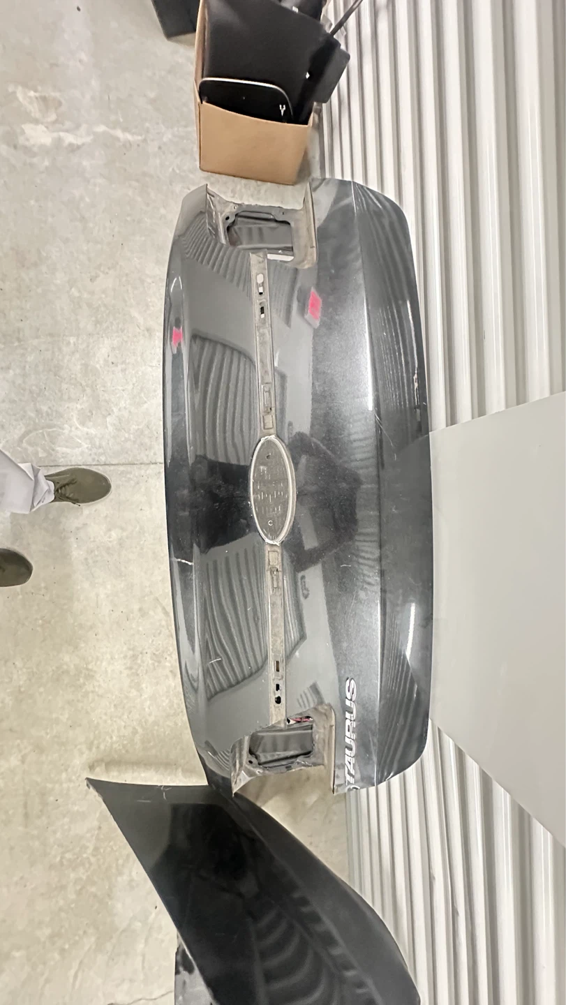 Ford Taurus Front Bumper & Grille - photo 5