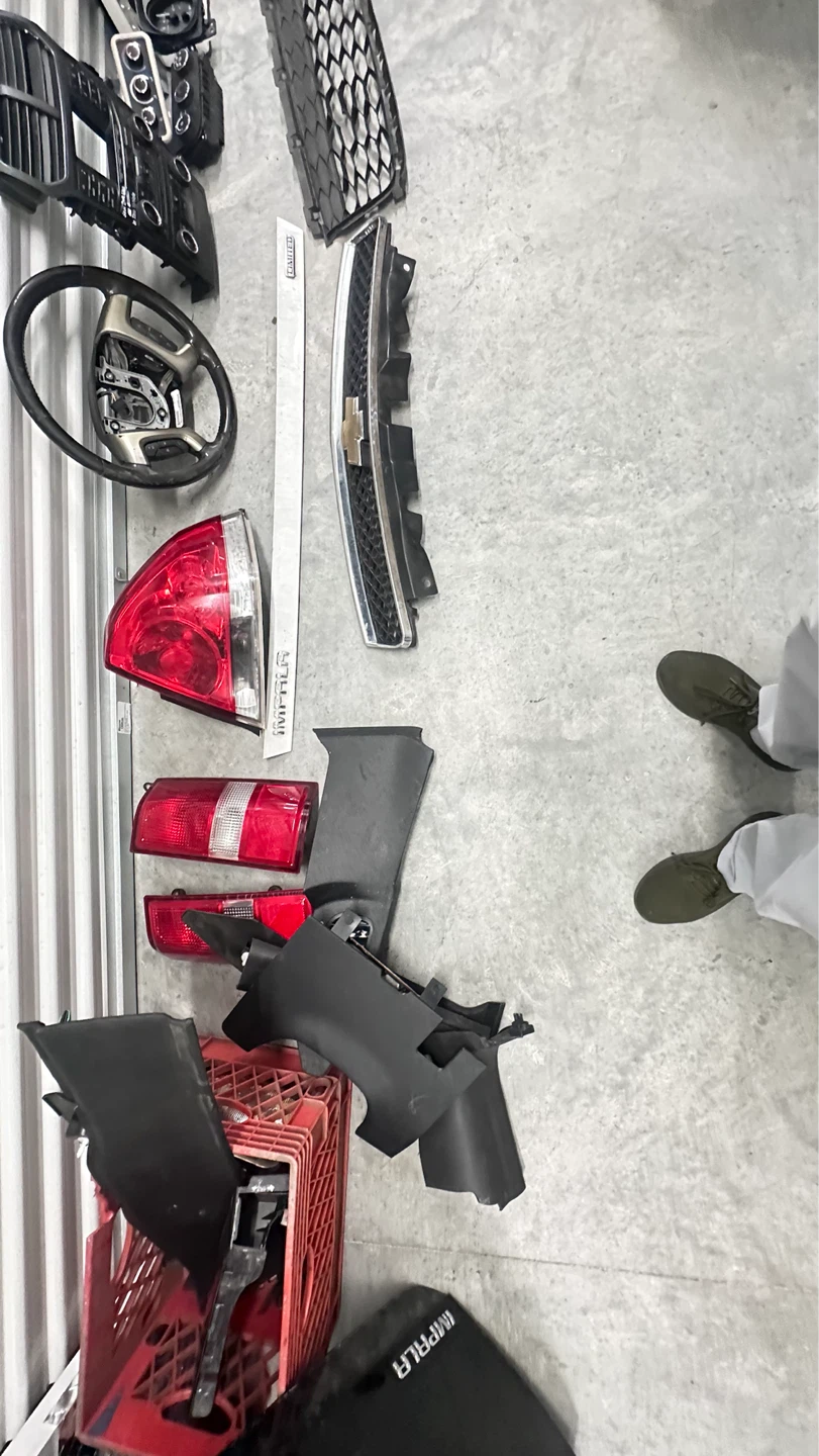 Ford Taurus Front Bumper & Grille - photo 2