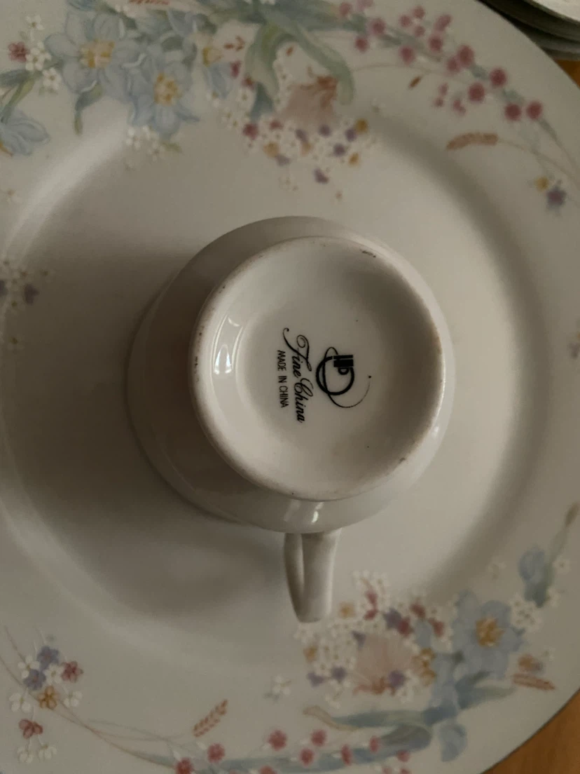 Fine China Floral Dinnerware Set - photo 3