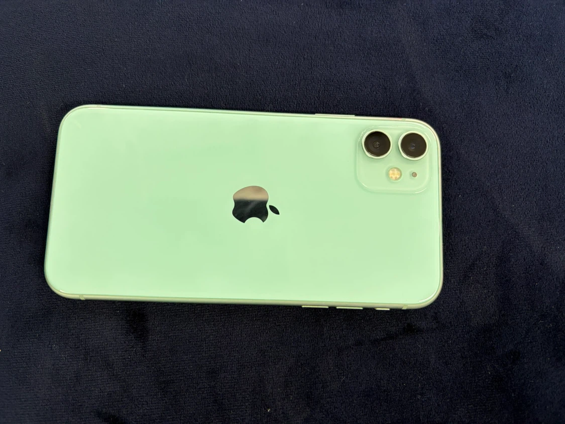 iPhone 11 teal - photo 2
