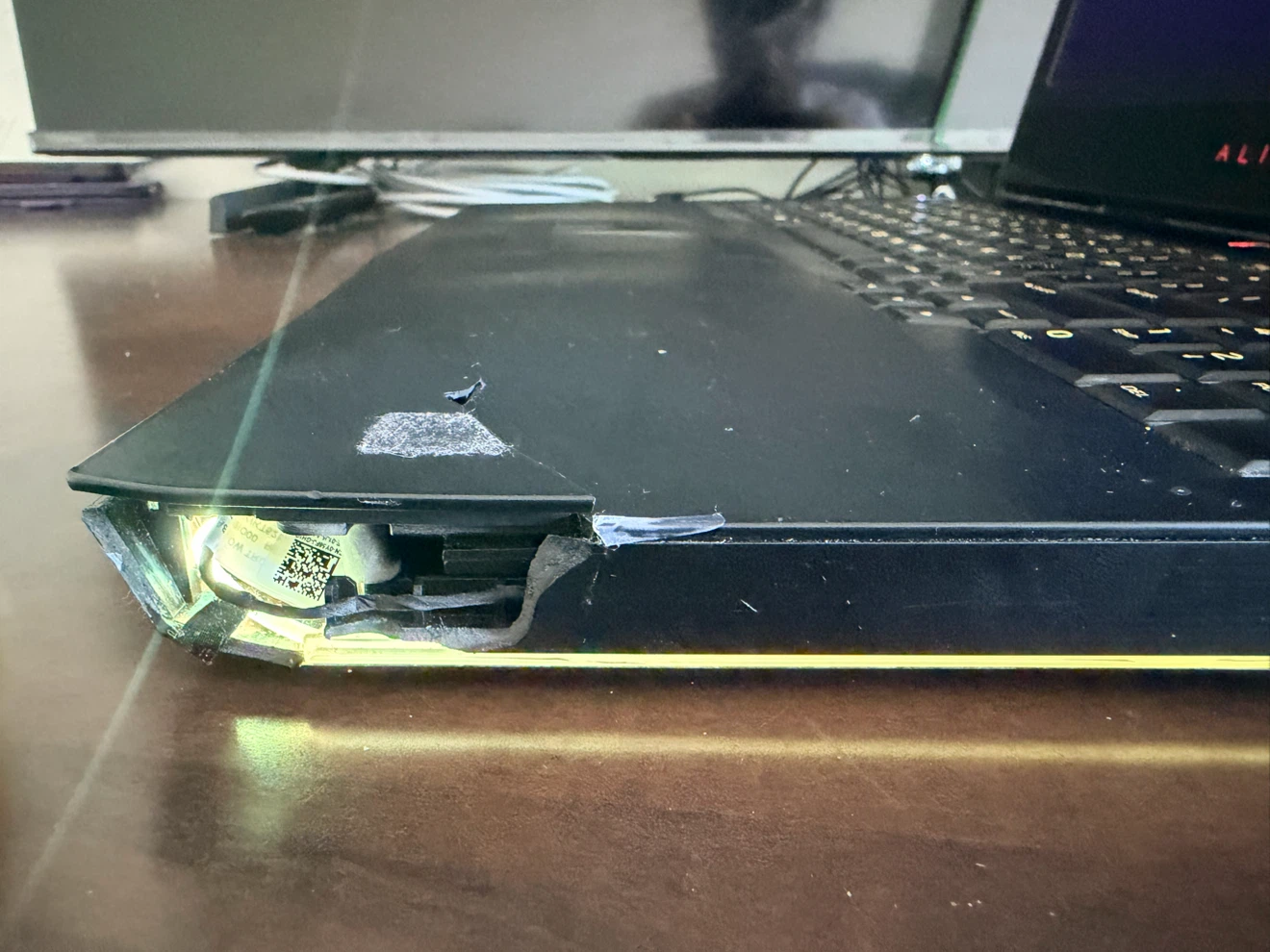 Alienware Laptop 17inch/16RAM/1TB storage - photo 5