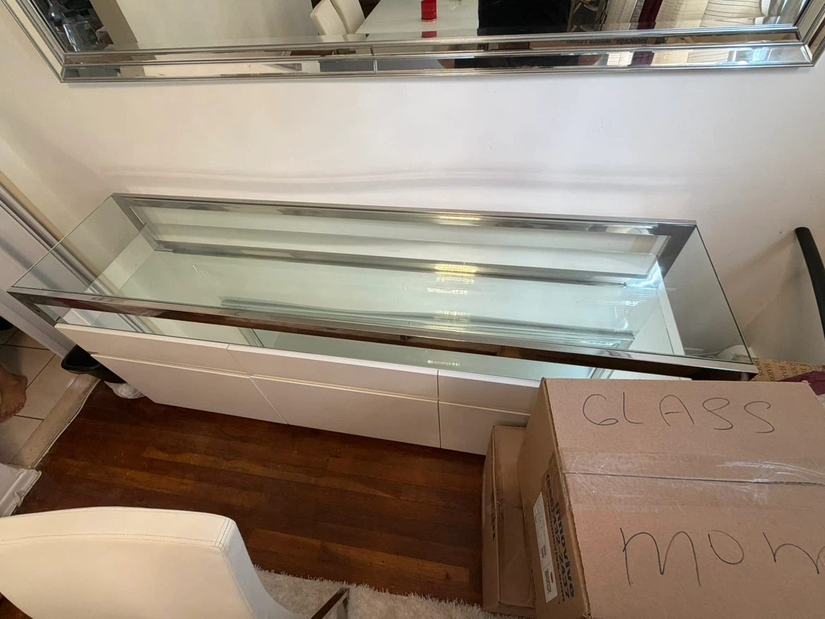 MODA!!! White Dresser with Glass Top - photo 2