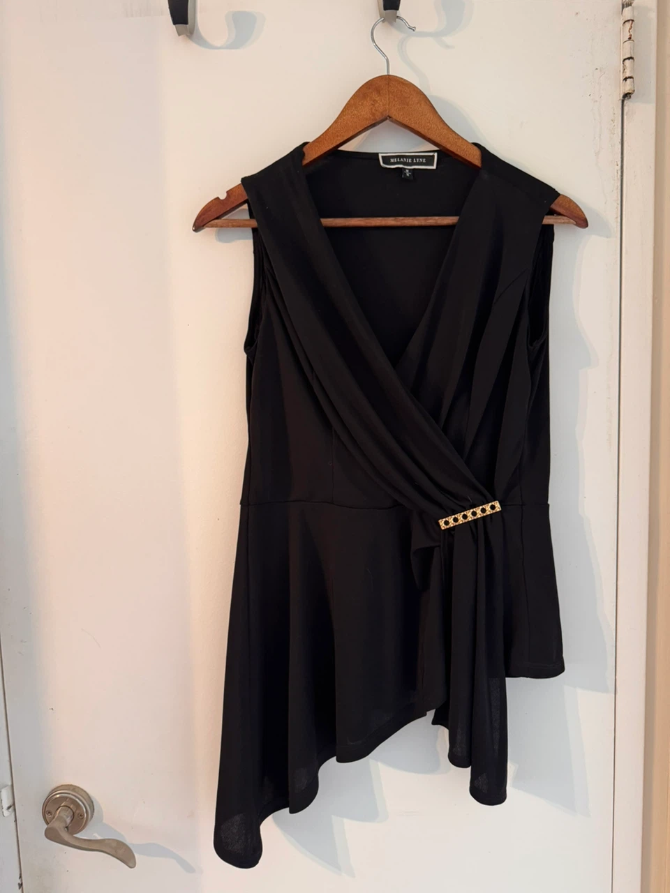 Melanie Lyne Black Sleeveless Wrap Top - Size M - photo 4