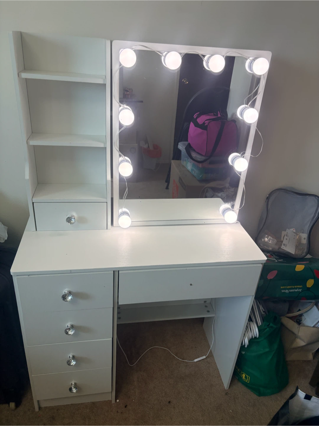 White Vanity Set with Lights