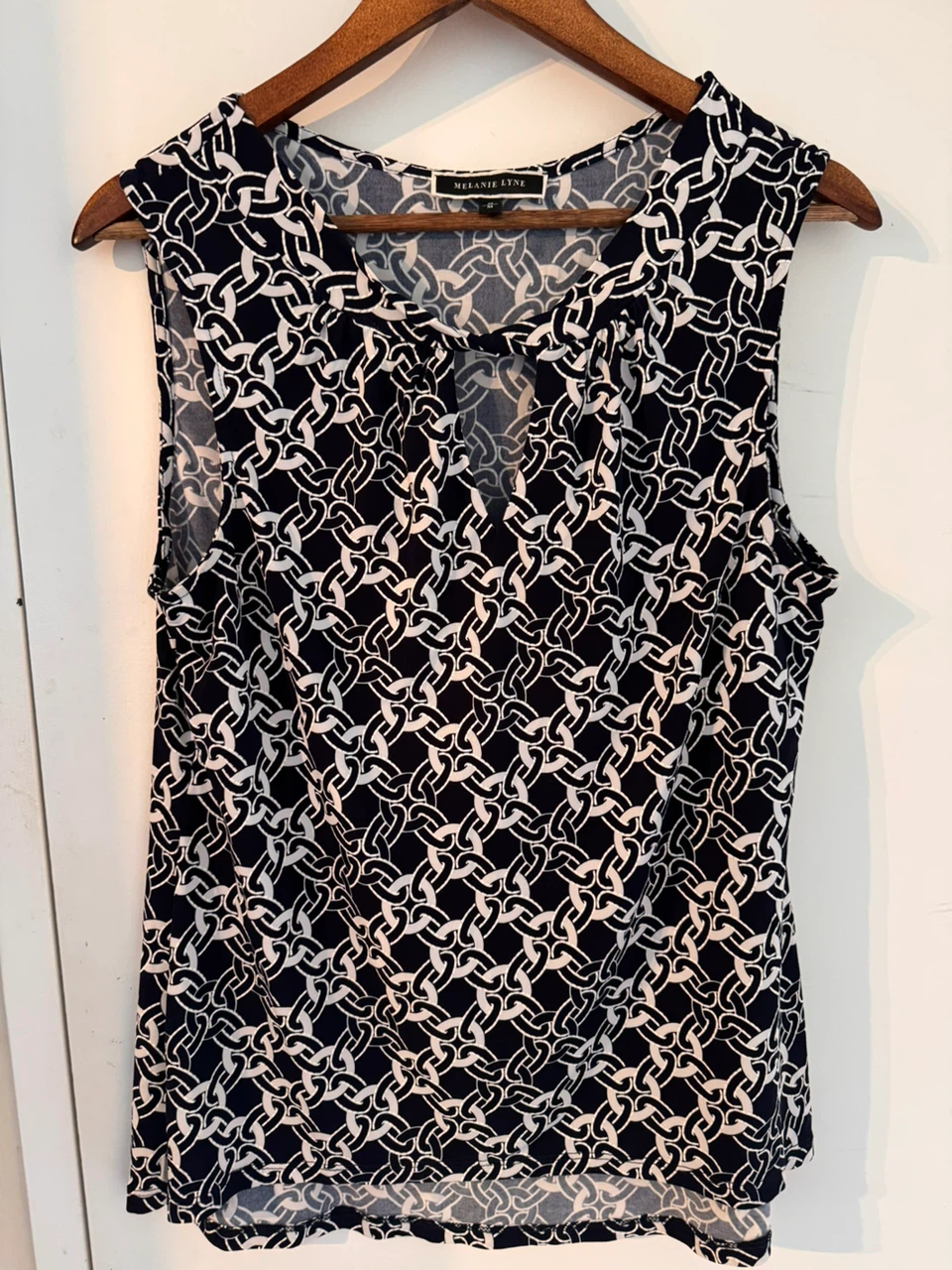 Melanie Lyne Sleeveless Navy & White Print Top