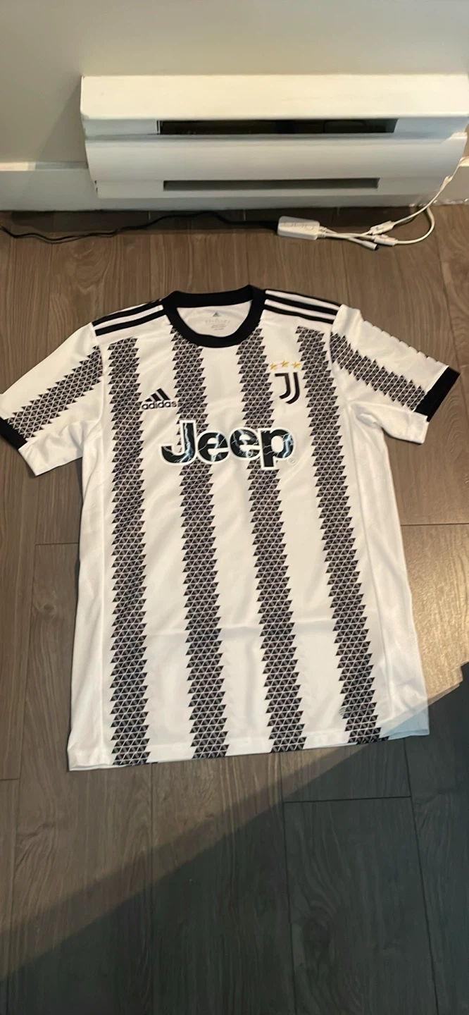 Adidas Official Juventus 2022/23 kit Size Small Men’s