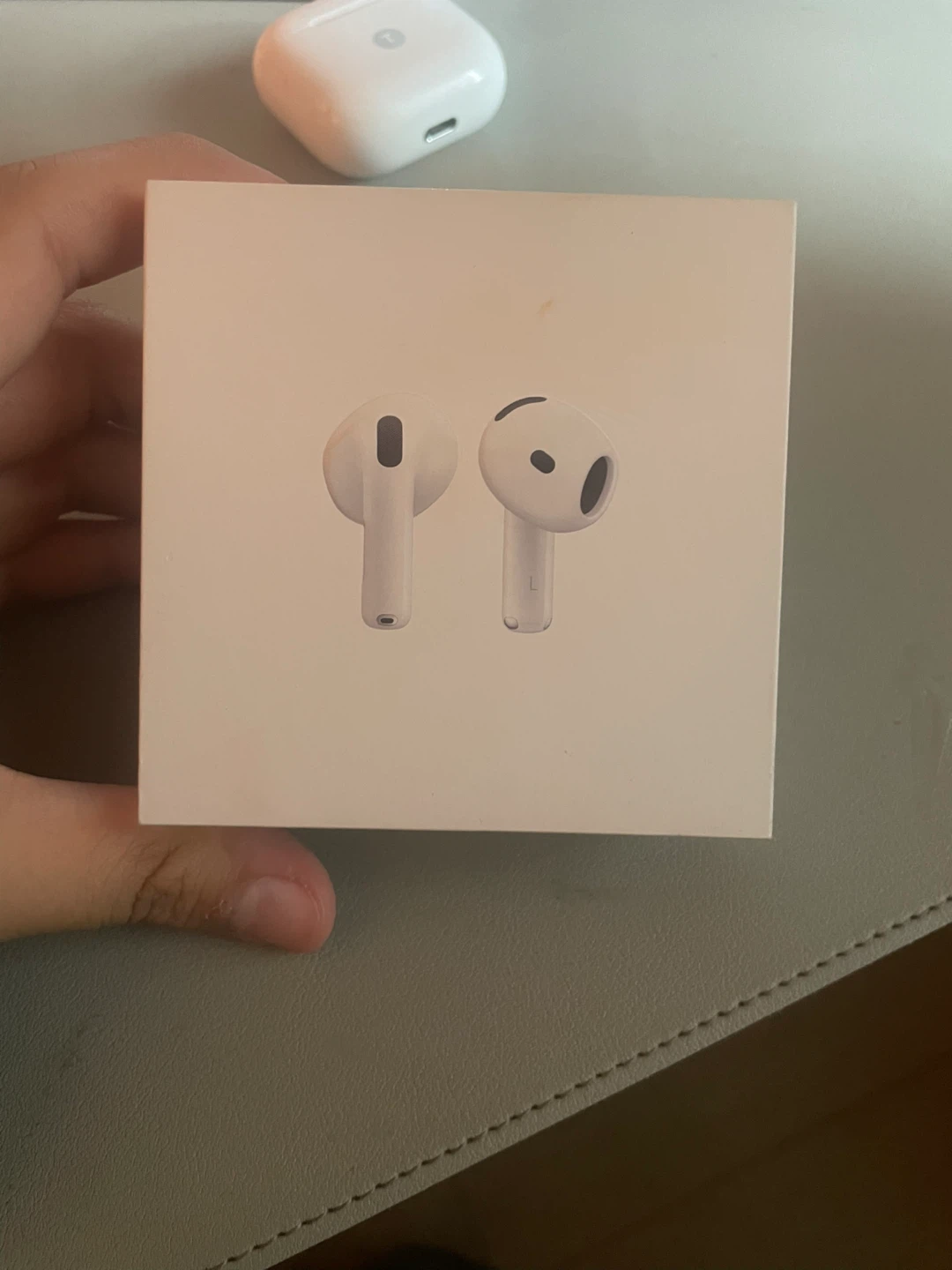 Apple AirPods 4th Gen with Charging Case - photo 3