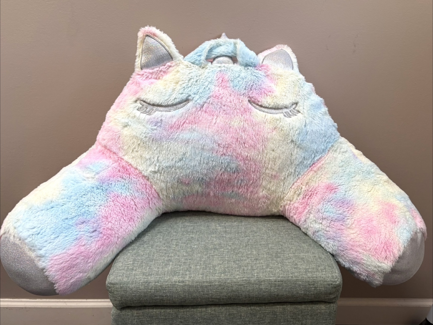 Unicorn Reading Pillow - Like New