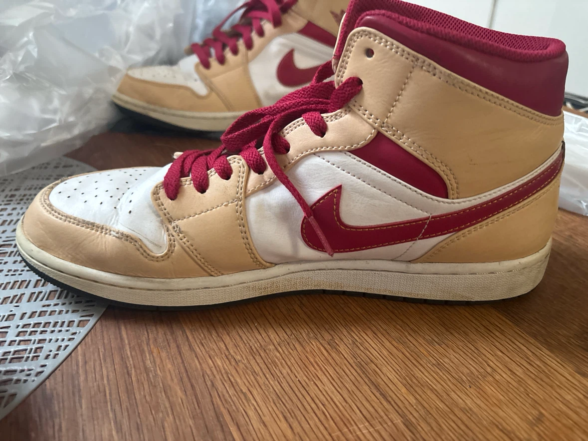 Jordan 1 Mid SE Tan Red White Sneakers - photo 5