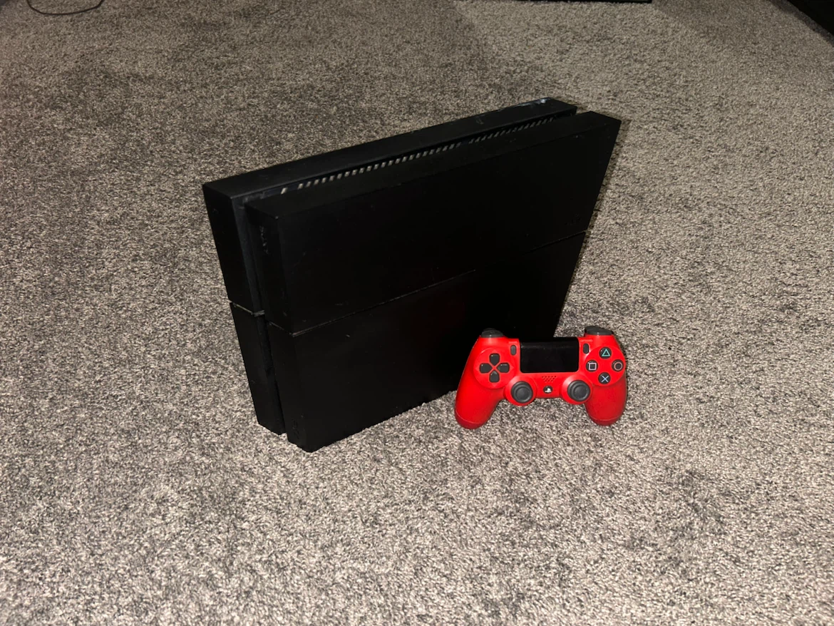 PS4 Original 500GB + Red Controller | Fully Working - photo 4