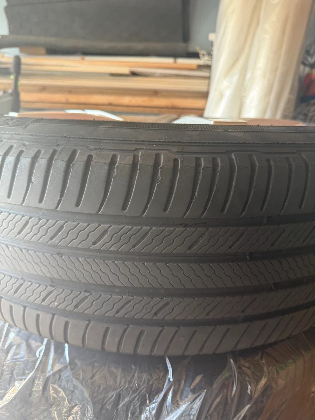 4 Michelin Radial Tire 235/55R20 with rims - photo 4