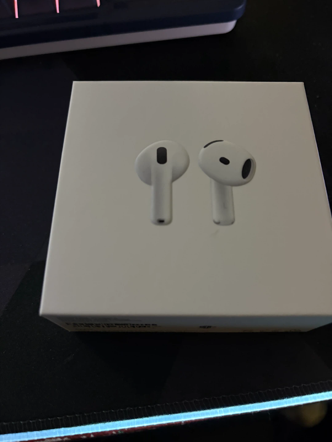 Apple AirPods 4
