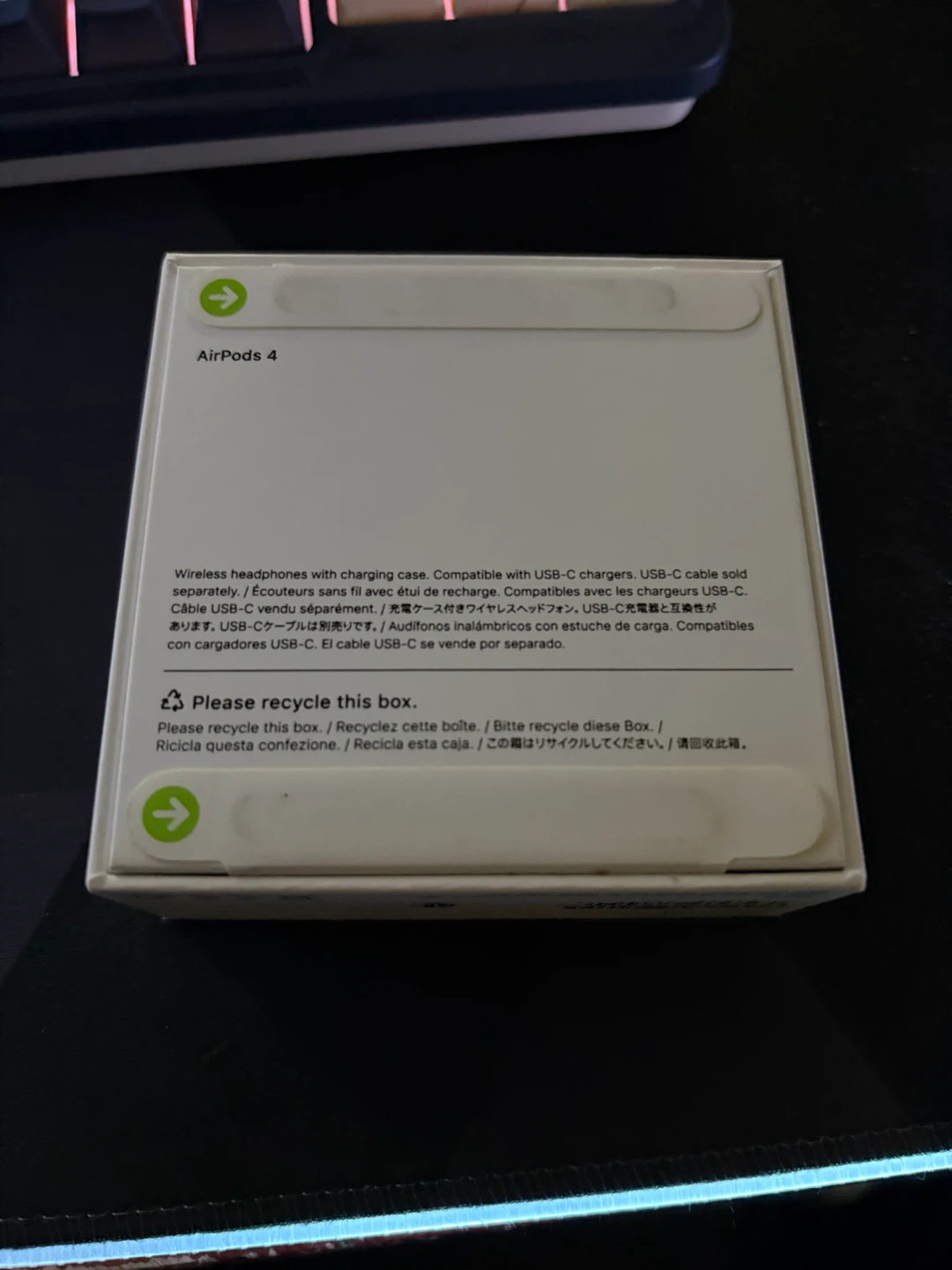 Apple AirPods 4 - photo 2