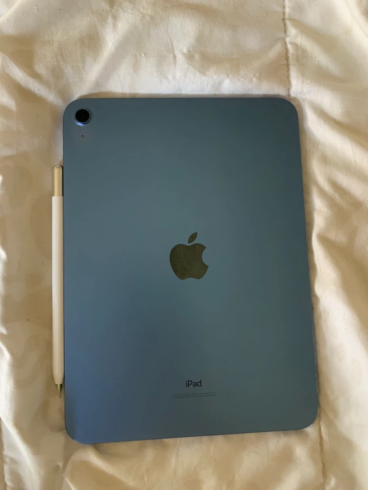 iPad 10 (Blue) with Bluetooth pencil