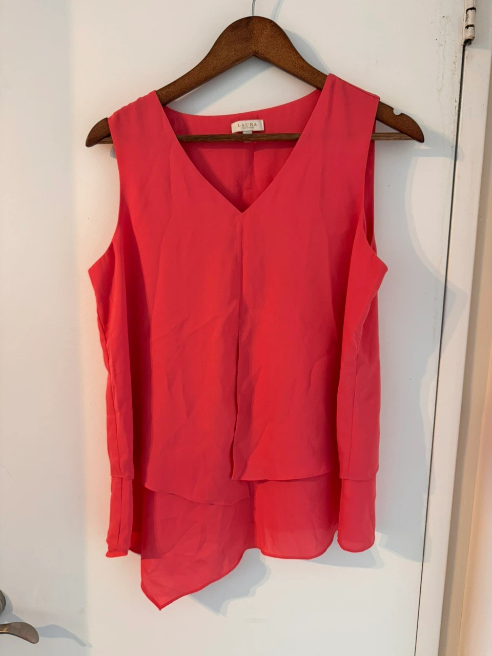 Laura Petites Coral V-Neck Sleeveless Top - Size 6